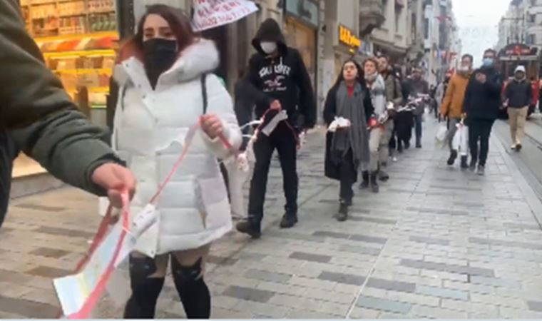 Öğrenciler Taksim'de 'fatura zinciri' oluşturdu, polis müdahalesi gecikmedi!