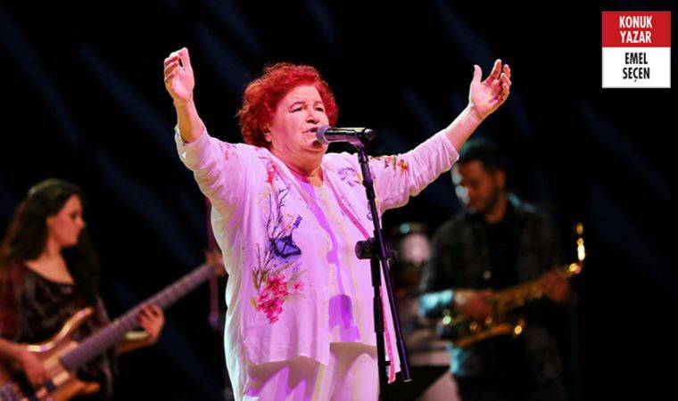 Kadınlara Selda Bağcan armağanı