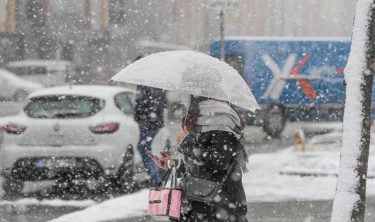 Günlerdir uyarı üstüne uyarı yapılan İstanbul’da kar başladı