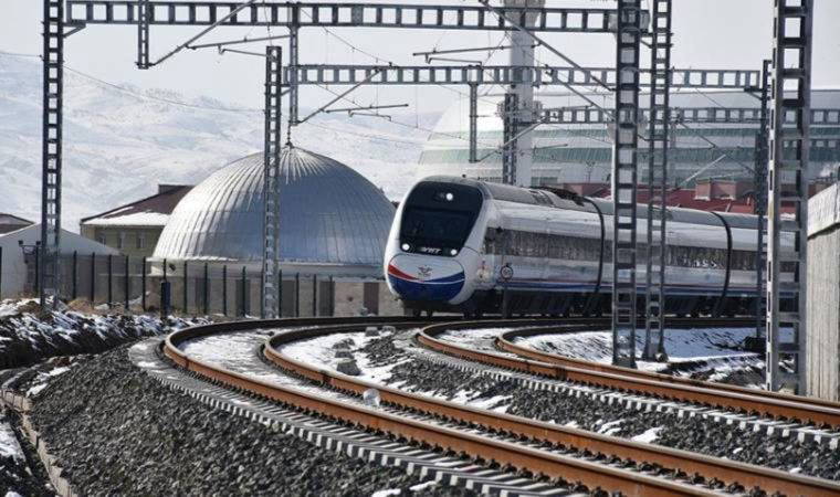 Yoğun kar yağışı nedeniyle YHT sefer sayısı artırıldı