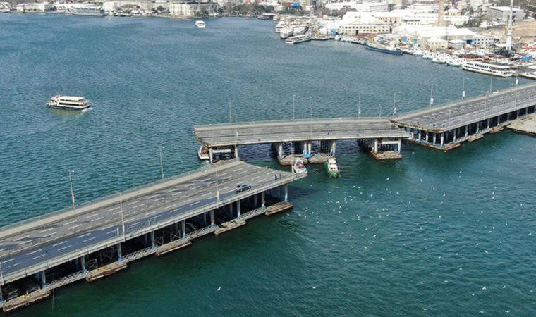 Son Dakika: Atatürk Köprüsü'nün bağlantı noktası ayrıldı, ulaşıma kapatıldı