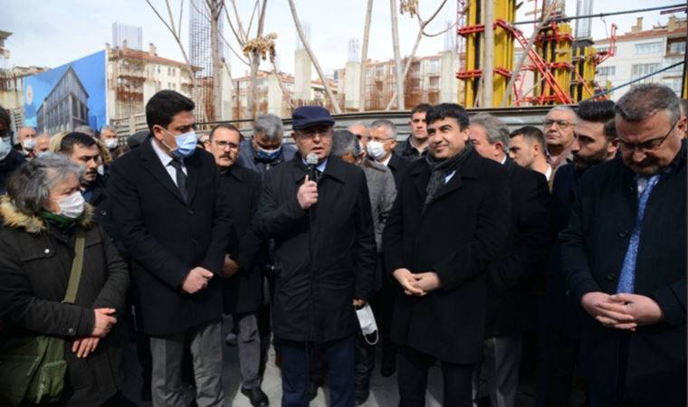 CHP'li başkan, Hükümet Konağı inşaatını mühürledi: 'Tehditlere ve şantajlara boyun eğmeyiz'