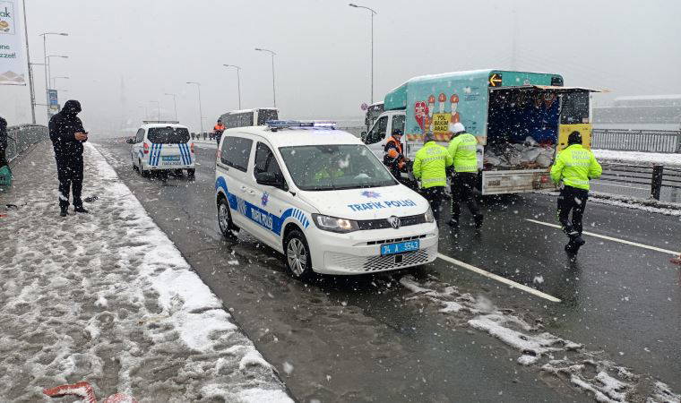 Son Dakika: Unkapanı Köprüsü’nde yine açılma meydana geldi! (13 Mart 2022) (Video Haber)