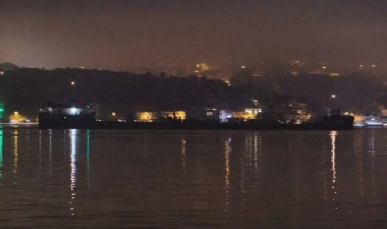 Rusya'dan yola çıkan ayçiçeği yağı yüklü gemi İstanbul Boğazı'ndan geçti (14 Mart 2022) (Video Haber)