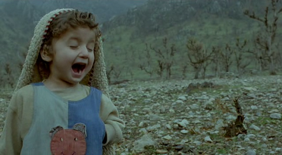 Kaplumbağalar da Uçar: Çocukların gözünden bir savaş anlatısı