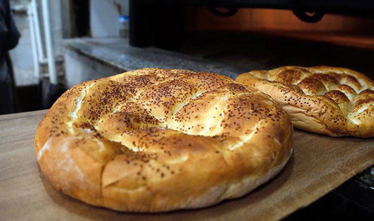 AKP'li Elitaş: 'Pide hemen bayatlar, ekmek bayatlamaz'