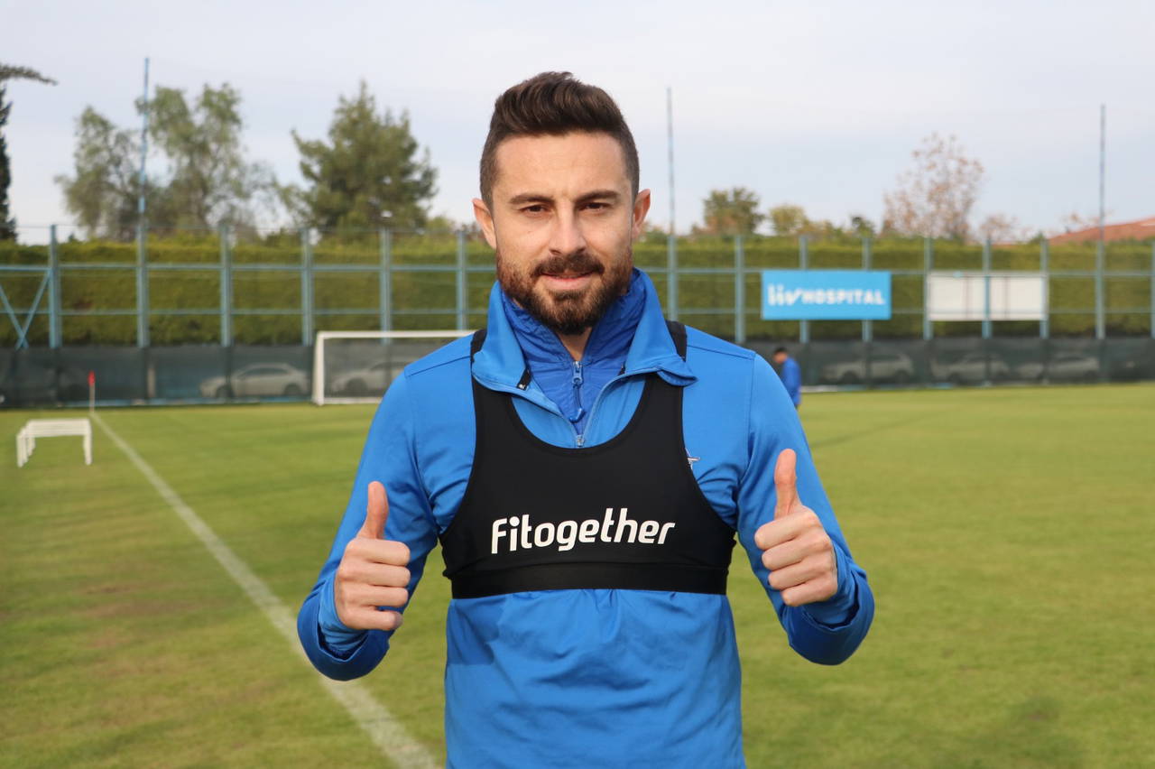 Adana Demirspor'da üç futbolcunun sözleşmesi feshedildi