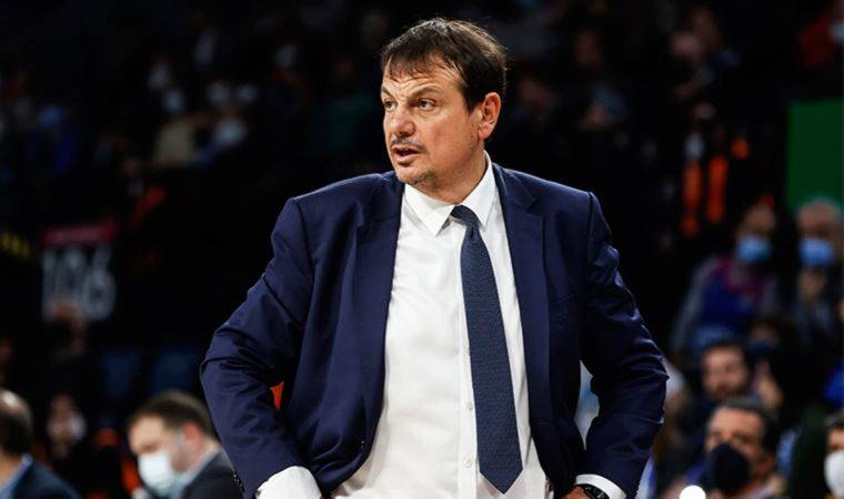 Anadolu Efes Başantrenörü Ergin Ataman: Fenerbahçe'nin istediği oyuncularıma haksızlık