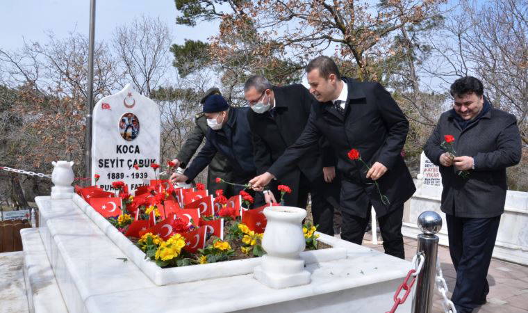 Çanakkale Savaşları kahramanı Seyit Onbaşı mezarı başında anıldı