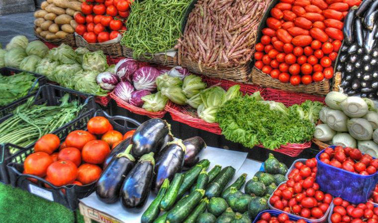 Rusya - Ukrayna krizi Türk üreticisini vurdu: Domates- salatalık fiyatları düştü