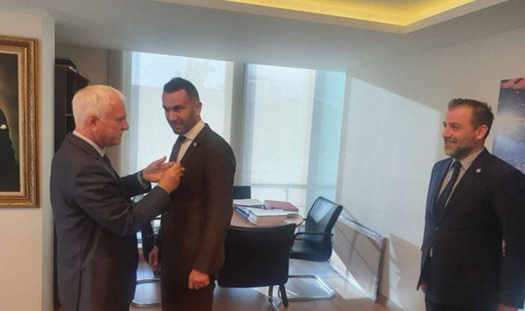 CHP'den istifa etti, İYİ Parti'ye katıldı: Posbıyık'tan 'Fark etmez' açıklaması