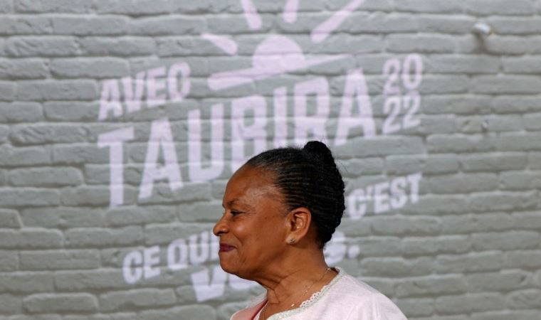 Fransa'da solcu aday yarıştan çekildi