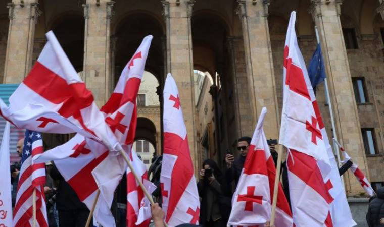 Gürcistan, yarın AB'ye hızlı katılım için başvuru yapacak