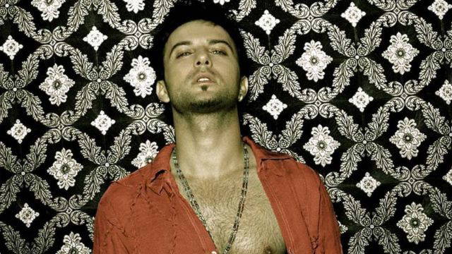 Megastar zamana meydan okuyor: İşte unutulmayan 10 Tarkan şarkısı