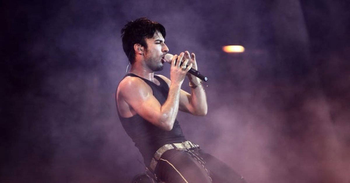 Megastar zamana meydan okuyor: İşte unutulmayan 10 Tarkan şarkısı