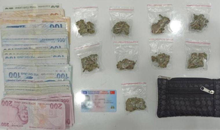 İstanbul’da polisi şaşırtan uyuşturucu zulası: Çakarlı aracın hava filtresinden esrar çıktı