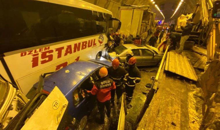Kar yağışının sürdüğü Bolu Dağı'nda sis de etkili oluyor
