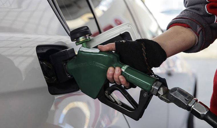 Son Dakika: Ardı arkası kesilmiyor... Benzin ve motorine büyük zam yolda!