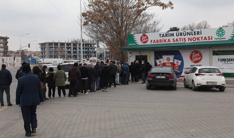 'Ucuz şeker' kuyruğu: 5 kilo şeker alabilmek için saatlerce beklediler
