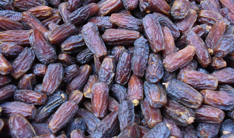 Alırken dikkat! Buzhanede bekletilen hurma uyarısı