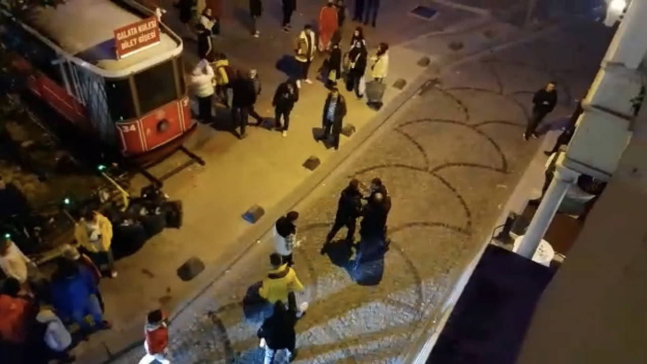 Galata'da olaylı gece: Polis müdahale etti