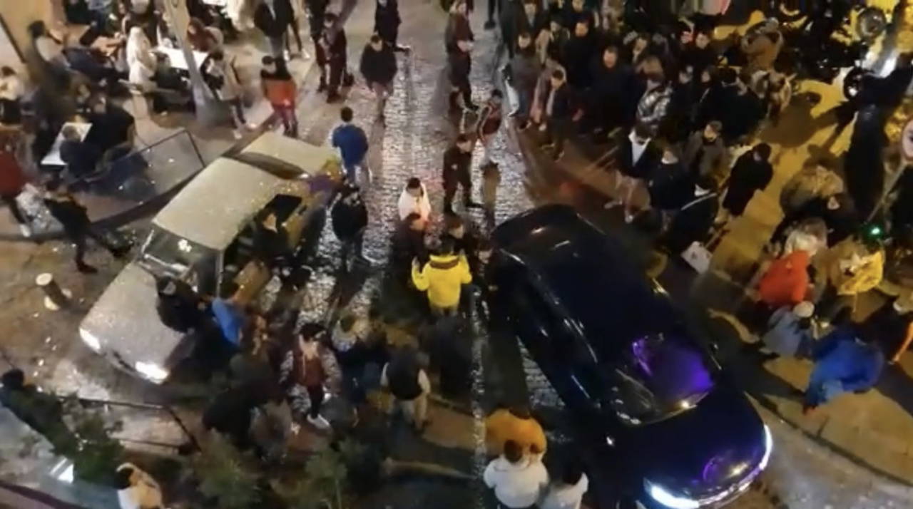 Galata'da olaylı gece: Polis müdahale etti