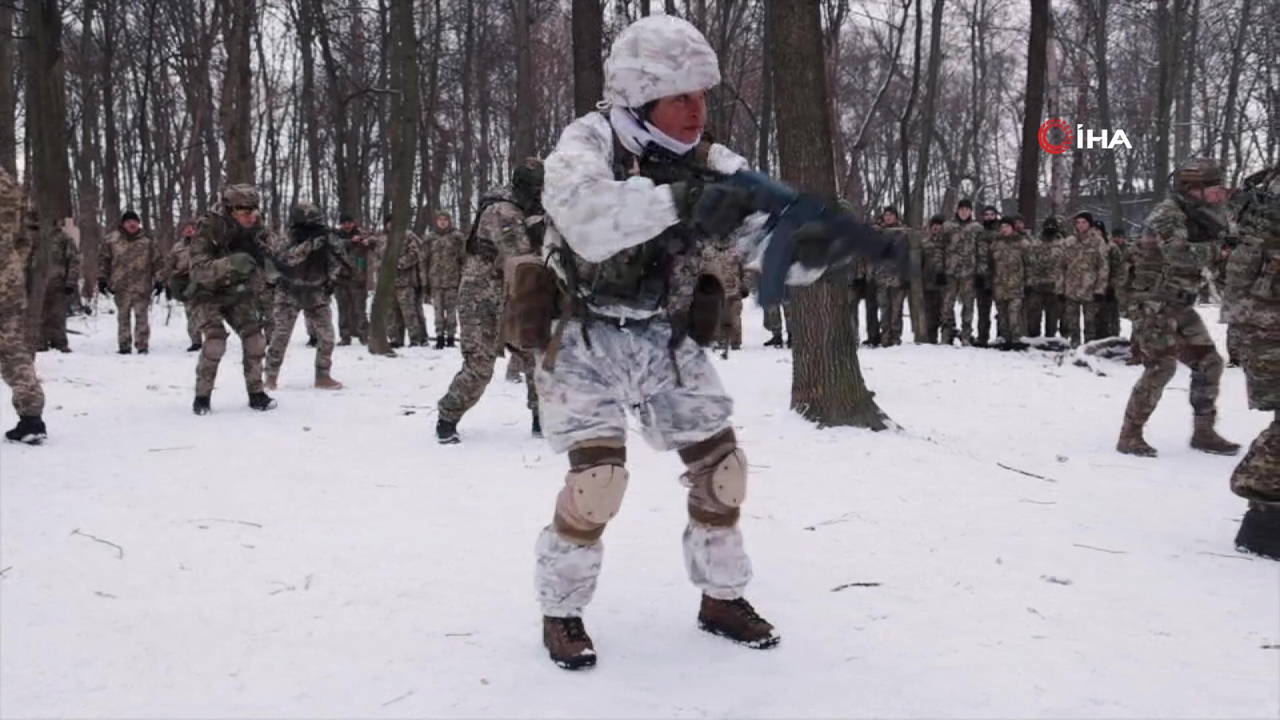 Zelenski, Ukrayna’daki savaşın çarpıcı görüntülerini yayımladı