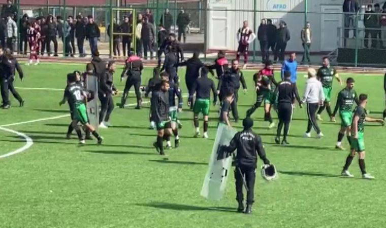 Elazığ’da amatör lig maçında kavga: 18 kırmızı kart çıktı