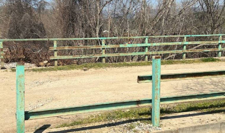 Bursa'da köprünün demirlerini çaldılar