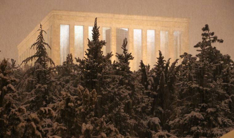 Ankara'da kar yağışı etkili oldu