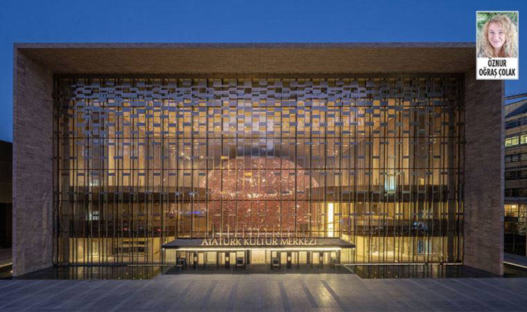 Atatürk Kültür Merkezi’nin alt katını su bastı