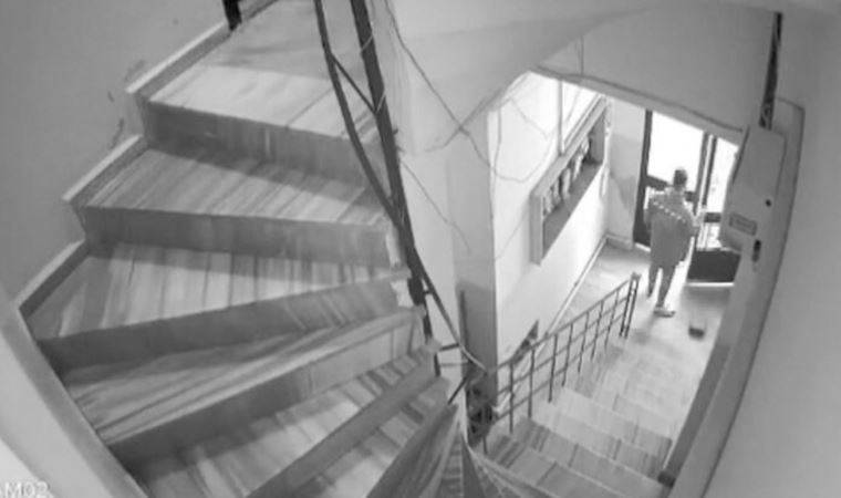Sipariş götüren kurye apartmanın merdiven boşluğuna tuvaletini yaptı