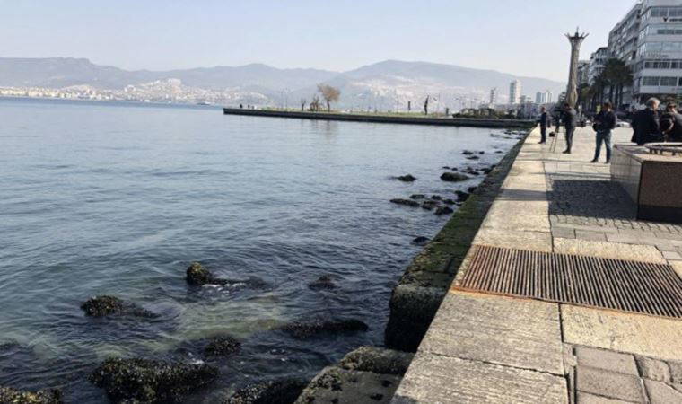 İzmir'de deniz suyu seviyesi azaldı, Pasaport İskelesi kapatıldı (30 Mart 2022) (Video Haber)