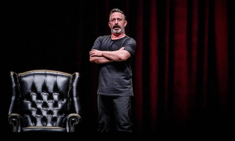 İzleyiciyi kahkahaya boğan Cem Yılmaz'ın hayat hikayesi