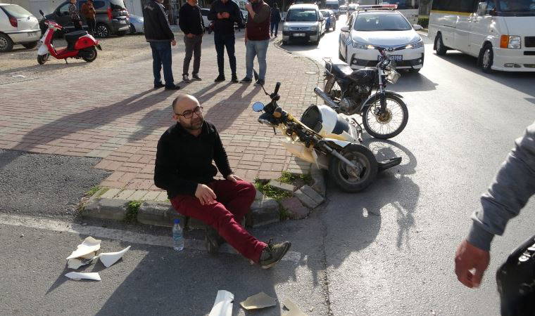 Kazayı merak ediyordu, motosikletinden oldu