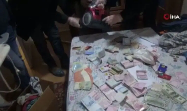 FETÖ operasyonunda şaşkına çeviren görüntü: Süpürgeden para fışkırdı (31 Mart 2022) (Video Haber)