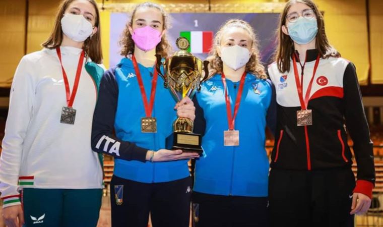 Milli eskrimciler Sırbistan'da 2 bronz madalya kazandı