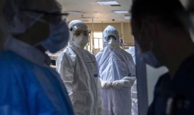 Bilim Kurulu Üyesi Özlü'den Omicron uyarısı: 'Tam doz aşısızlar risk altında'