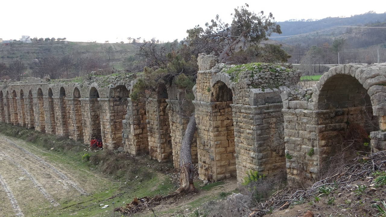 2 bin yıllık su kemerleri yıkılma tehlikesiyle karşı karşıya