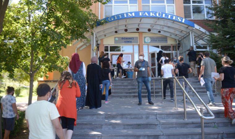 Üniversiteye giriş sınavı YKS'ye katılım ücreti cep yakıyor: İşte geç başvuru tarihi