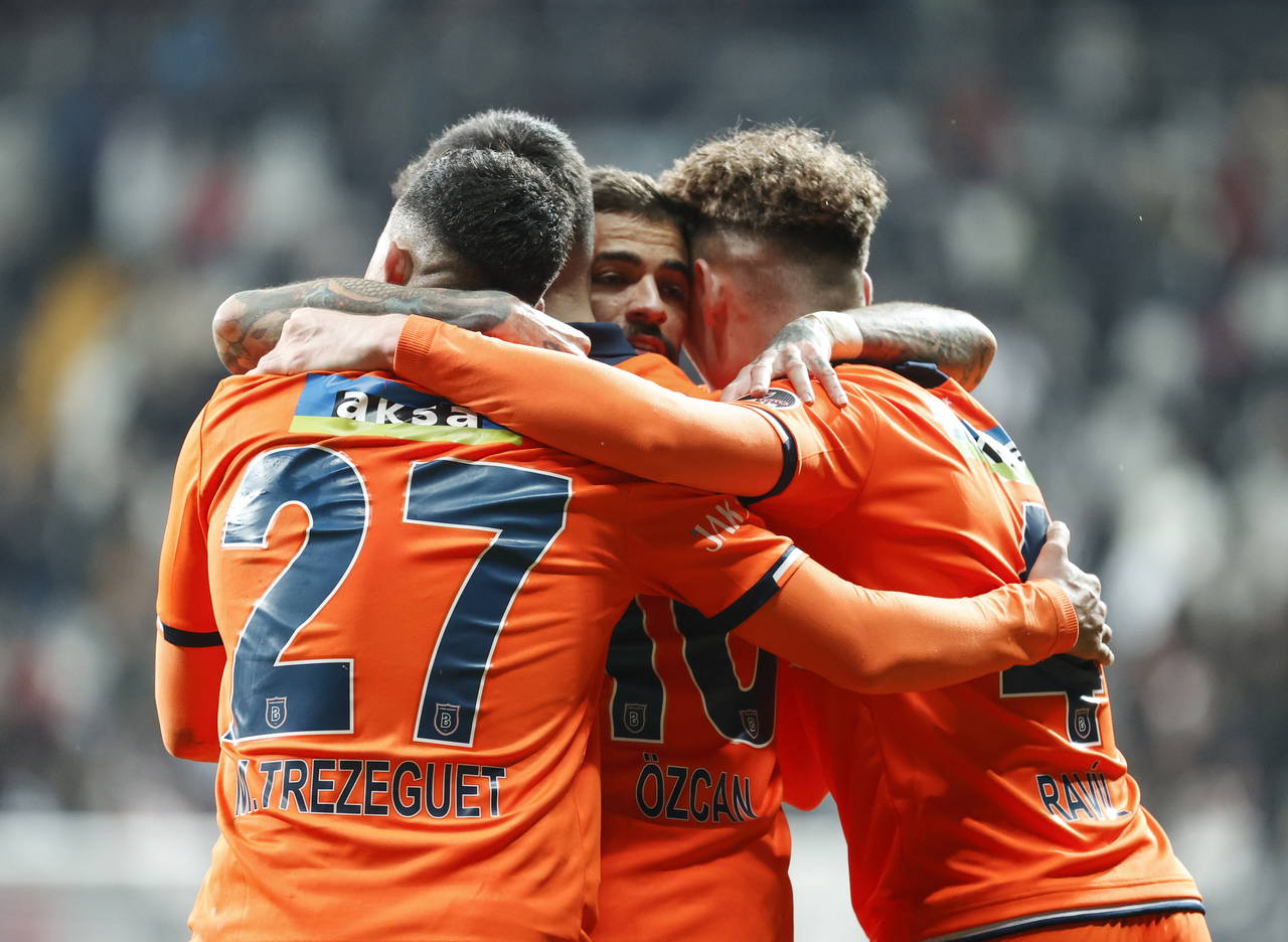 4 gollü maçta kazanan yok! Beşiktaş 2-2 Başakşehir