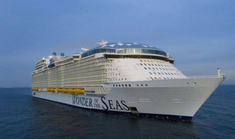 Titanic'ten 5 kat ağır: Dünyanın en büyük yolcu gemisi ilk seferine çıktı