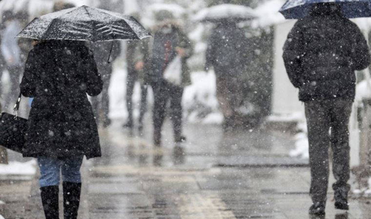 İstanbul'a kar giriş yaptı! Arnavutköy'de kar yağışı başladı