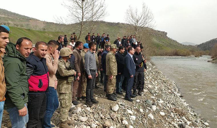 Hakkari'de bir asker düştüğü Hacıbey Çayı'nda kayboldu