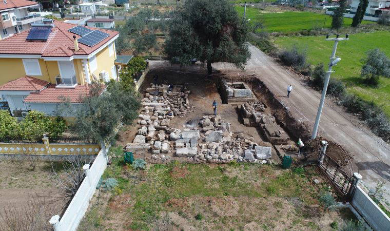 Antalya'da yola bitişik arsada Roma mezarlığı bulundu (01 Nisan 2022) (Video Haber)