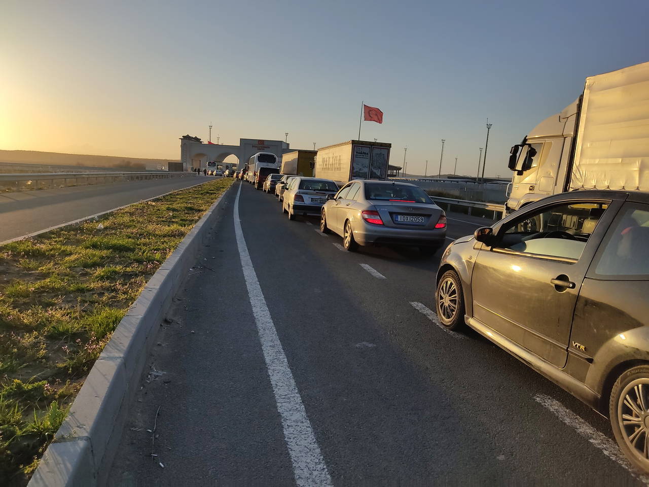 İpsala Sınır Kapısı'nda 'ucuz alışveriş' kuyruğu