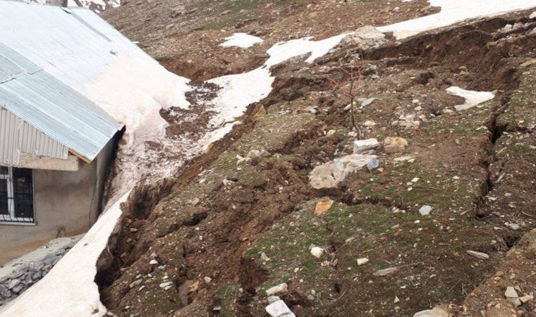 Çığ altında kalan evde şimdi de 'heyelan' riski