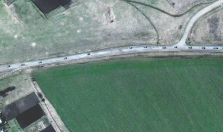 13 kilometrelik Rus konvoyu uydudan görüntülendi