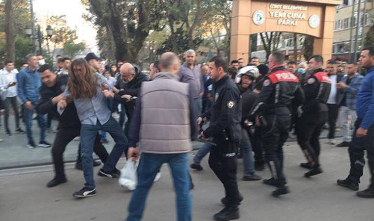 Sokak müzisyenlerine 'ramazanda alkol alamazsınız' saldırısı (10 Nisan 2022) (Video Haber)