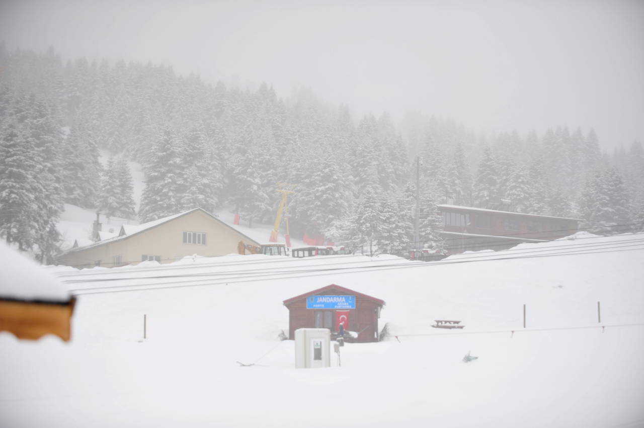 Uludağ'a nisan karı